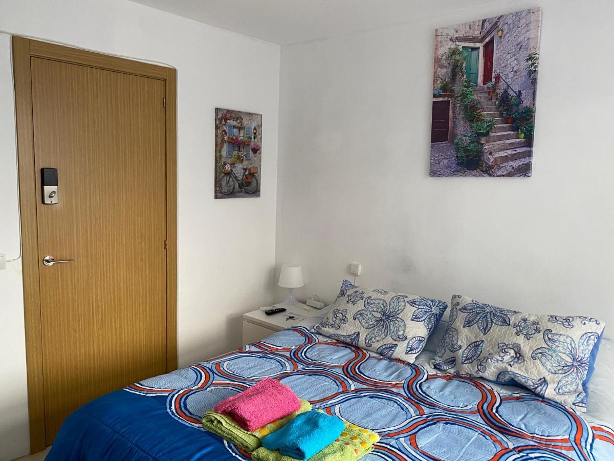 Malaga Centro Habitaciones Privada En Apartamento Compartidos Luaran gambar