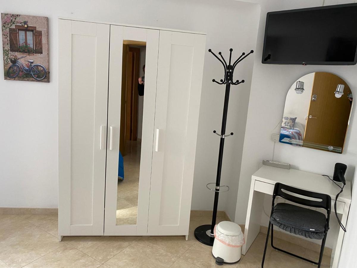 Malaga Centro Habitaciones Privada En Apartamento Compartidos Luaran gambar