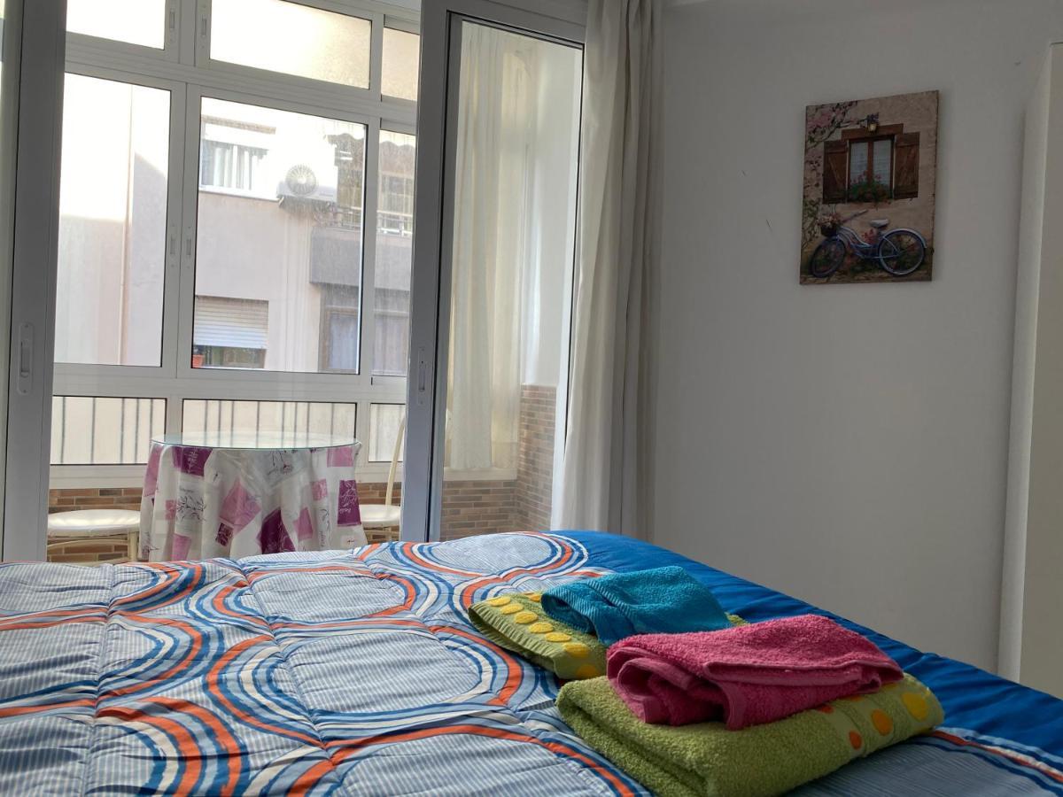Malaga Centro Habitaciones Privada En Apartamento Compartidos Luaran gambar