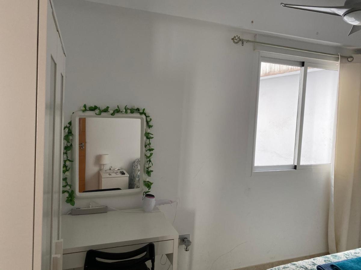 Malaga Centro Habitaciones Privada En Apartamento Compartidos Luaran gambar