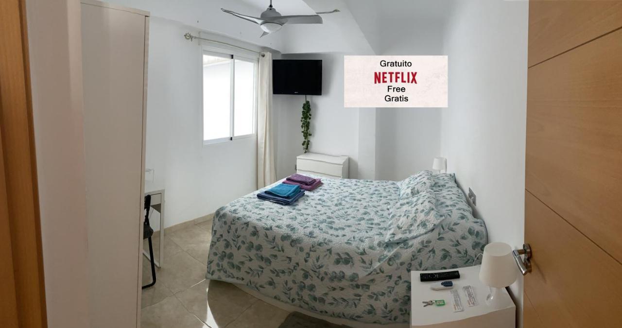Malaga Centro Habitaciones Privada En Apartamento Compartidos Luaran gambar
